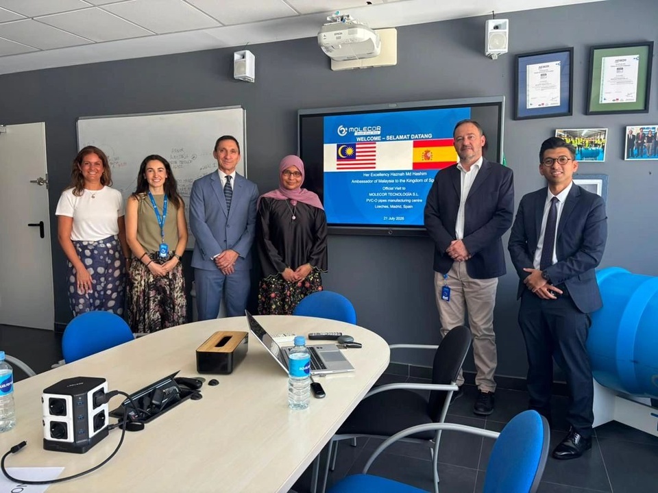 Institutional visit to Molecor’s headquarters and manufacturing facilities in Spain